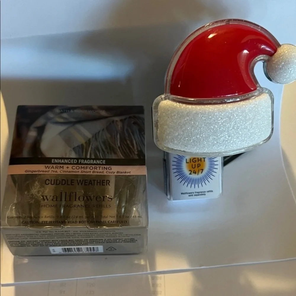 Bath Body Works Santa Hat Night Light Wallflower Pug In-2 Cuddle Weather Refill